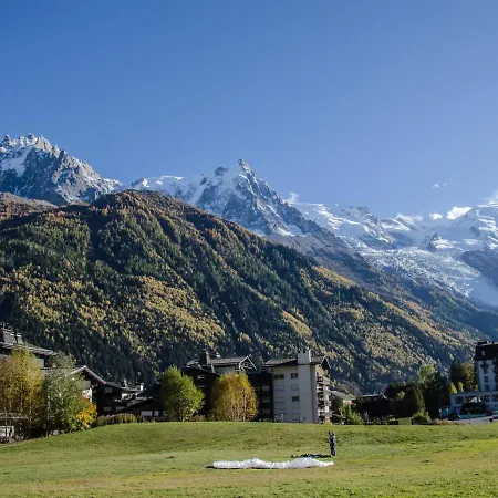 Au Pied Des Pistes A Avec Parking Prive, Proche Centre *